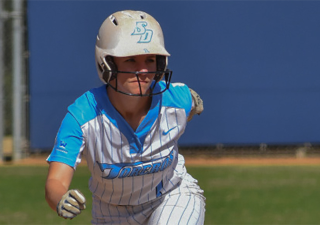 Taylor Spence, Softball