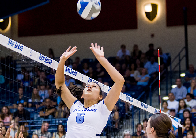 Laura Madill, volleyball