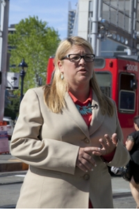 Picture of Elyse Lowe