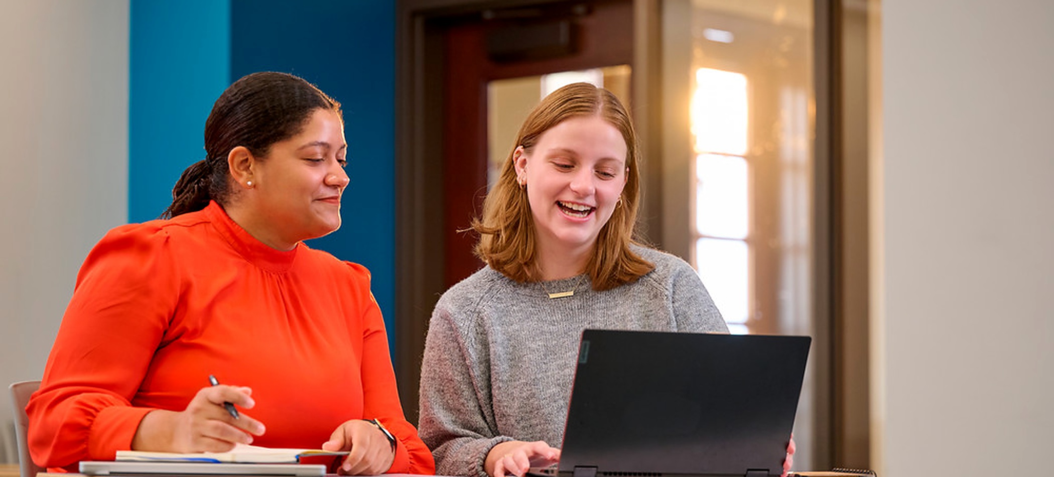 USD students study in the Aromas coffee house