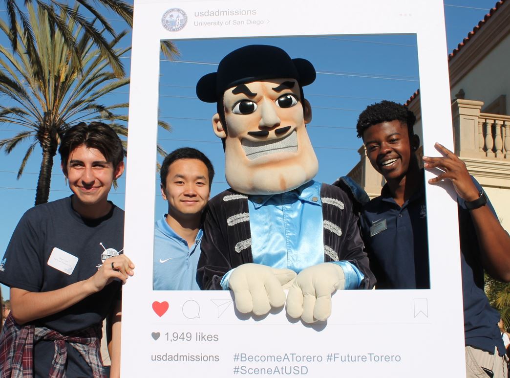 Diego Torero on campus with students