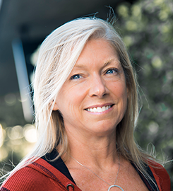 Diane Hoffoss's USD profile photo Diane Hoffoss