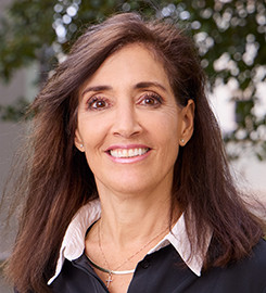 Noelle Hallman, Knauss School of Business