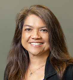 Profile photo of Angie Deal