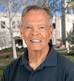 Profile photo of Dennis Lilly