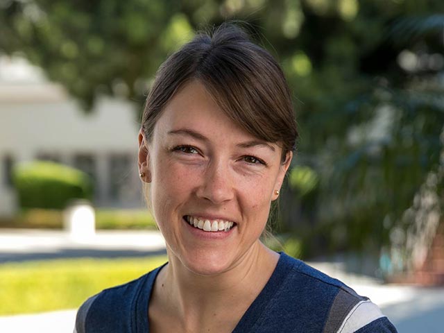 Dr. Diane Keeling, COMM 333: Podcast Storytelling