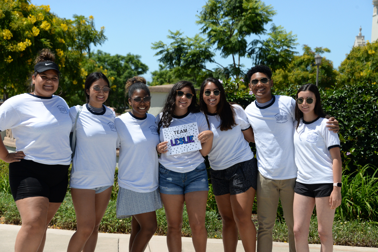 Group picture of Summer Bridge Mentor Leslie and her mentees