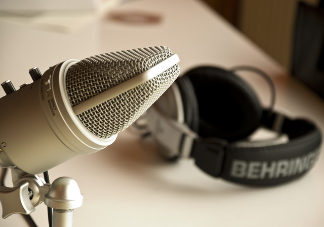 podcast microphone and headphones
