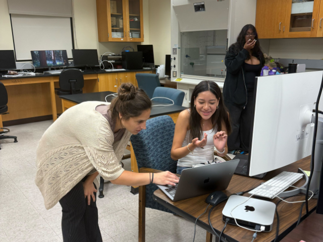 USD students doing research with faculty mentor