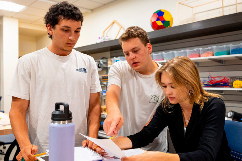 USD students doing research