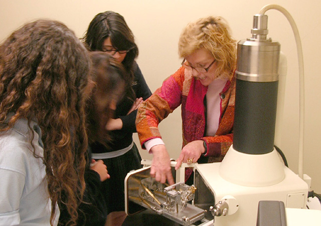 Bridging the Gap; USD Biology Professor Lisa Baird works with students