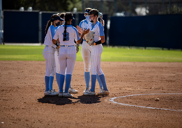 usd softball players 