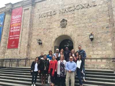necla's class in front of el museo nacional