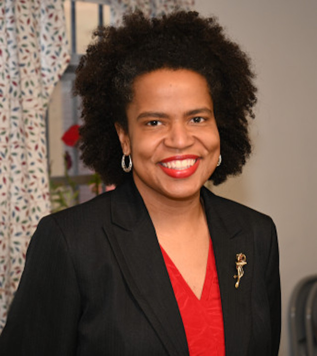 Headshot of Dr. Pratt smiling