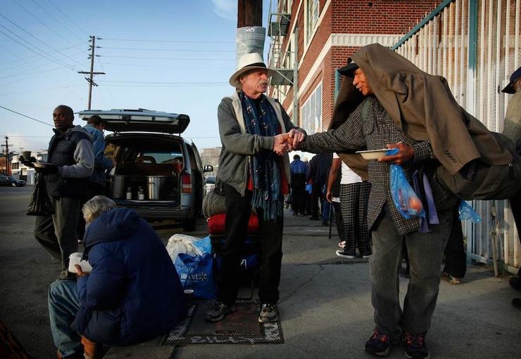 Jeff Dietrich giving out food to the homeless