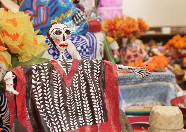 Día de los Muertos Altar
