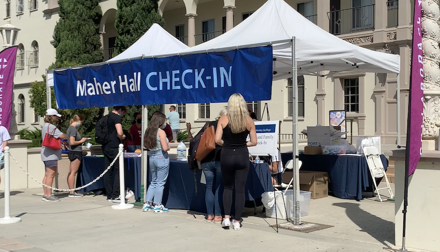 Students Moving In