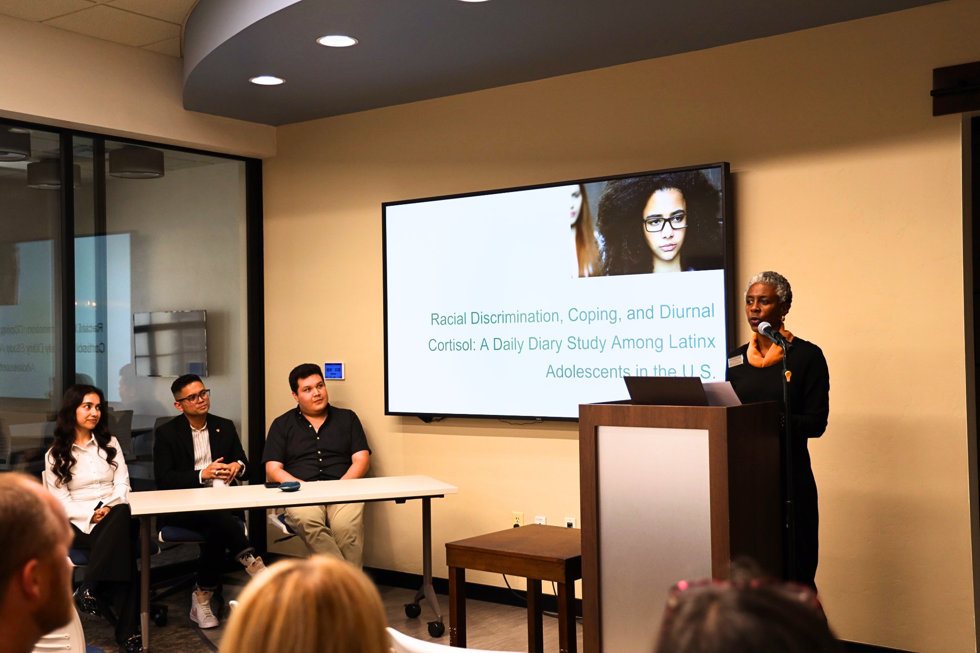 Arturo se entera que Teresa lo protegió de Paloma 😲 #Originales  #TeresaEn1Minuto, image size:2000x1333