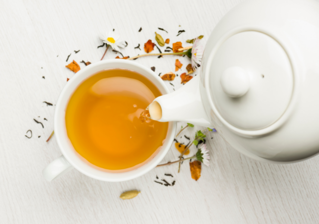 tea pot and leaves