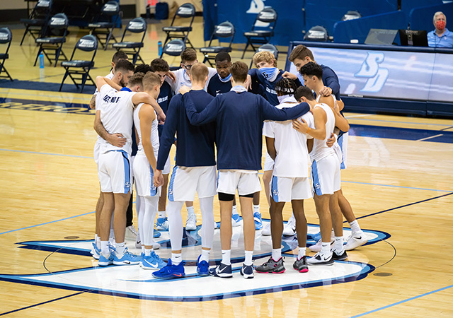 team huddle 