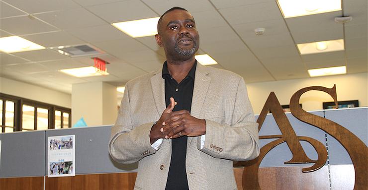 Dwayne Crenshaw, CEO of RISE San Diego, spoke to a group of USD students, staff and faculty about leadership and more during a Black History Month event on Feb. 22.
