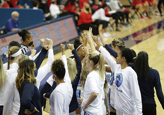 team huddle 
