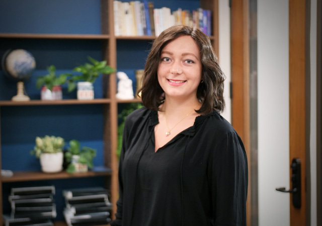 Image of Juliana Guerra in the Honors Program suite