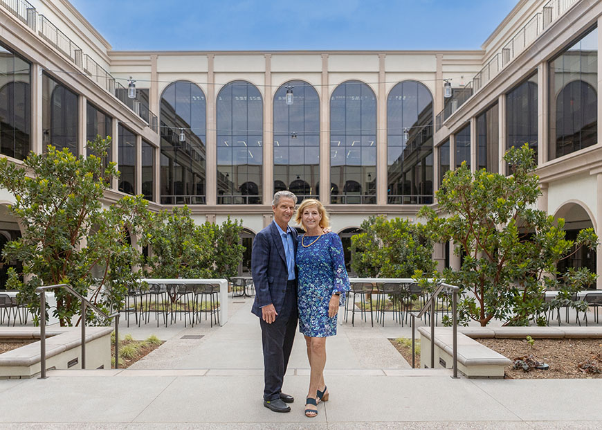 Don and Ellie Knauss cut the ribbon on the Knauss Center for Business Education 